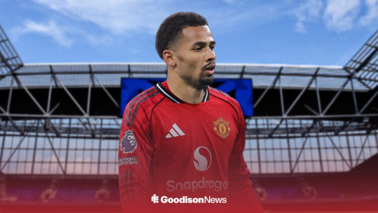 Iliman Ndiaye in Man United shirt