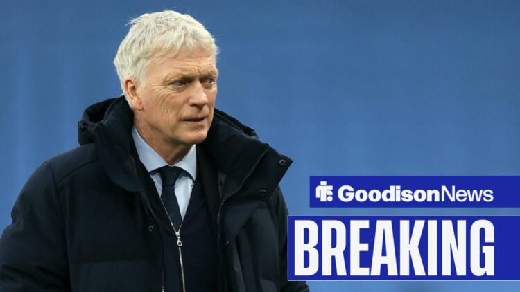 David Moyes looking to the right.