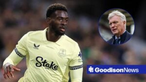 Tim Iroegbunam of Everton in the Premier League match with Burnley, David Moyes, manager of Everton arrives during the Burnley v Everton.