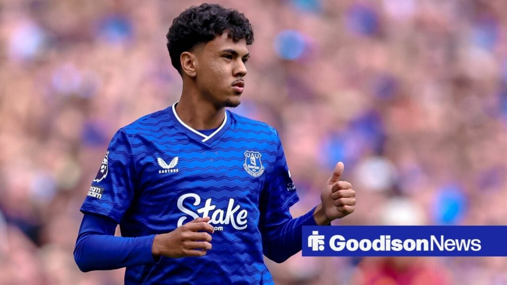 Everton outcast sends message as ex-Premier League defender undergoes surgery