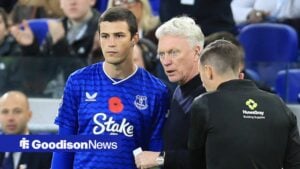 David Moyes on about to substitute on Merlin Rohl