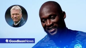 David Moyes smiling in the direction of Napoli and former Everton striker, Romelu Lukaku.