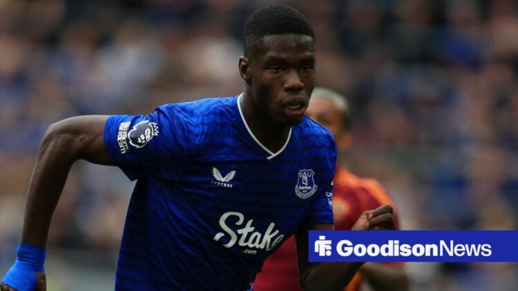 Thierno Barry playing for Everton