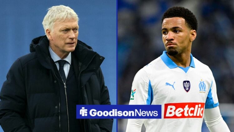 Everton manager David Moyes looking in the direction of on loan Arsenal star, Ethan Nwaneri.