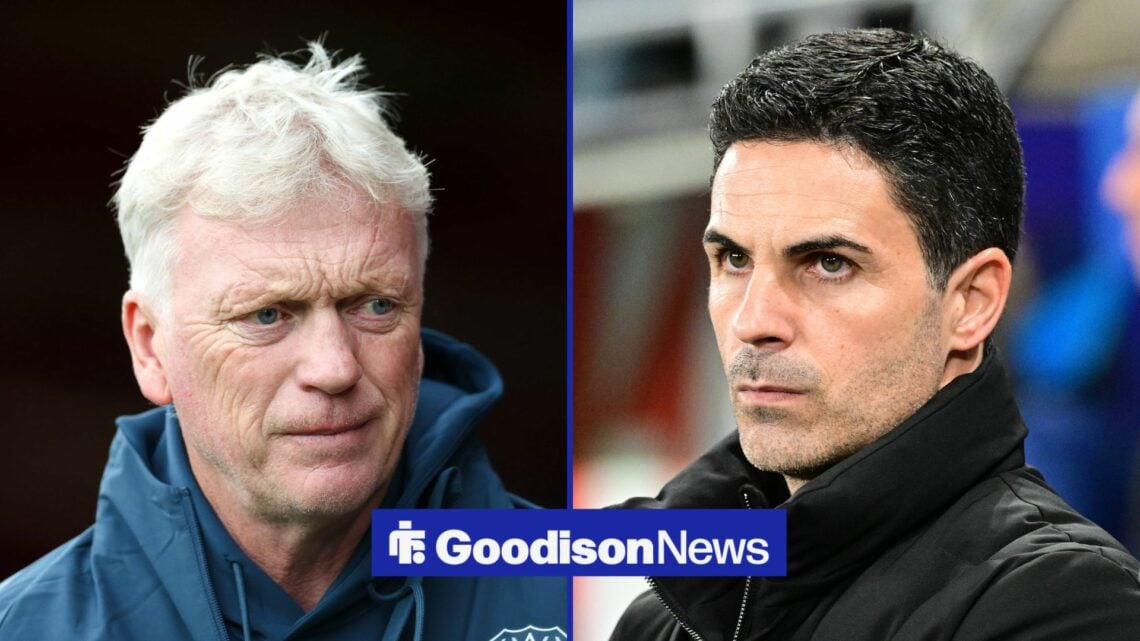 David Moyes looking worried alongside Mikel Arteta