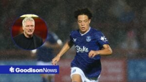 David Moyes manages Everton during the Premier League match with Nottingham Forest, Everton youngster Isaac Heath.