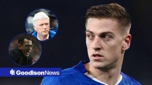 Liam Delap in action for Chelsea with Liam Rosenior and Everton's David Moyes in circular insets