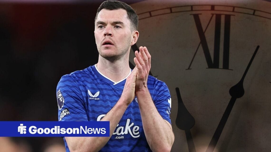 Michael Keane of Everton thanking the fans after the match against Arsenal
