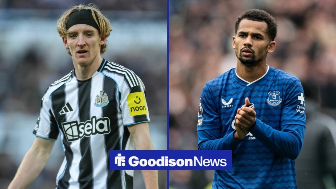 Anthony Gordon in action for Newcastle on the left with Iliman Ndiaye on the right