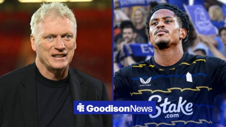 David Moyes smiling on the left with Jayden Oosterwolde on the right