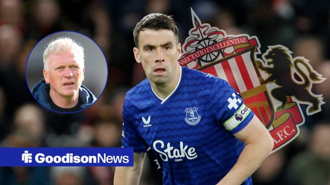 Seamus Coleman of Everton on the ball during the Premier League match between Manchester United and Everton, Everton boss David Moyes applauds the ...