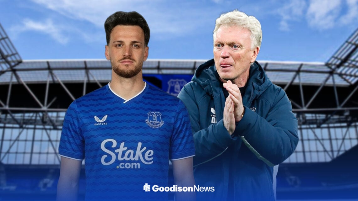 Federico Gatti in an Everton kit, with David Moyes applauding alongside him