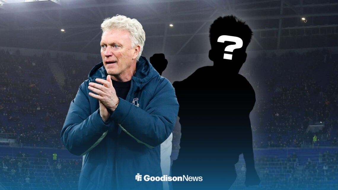 David Moyes applauding Everton fans with greyed out player beside him