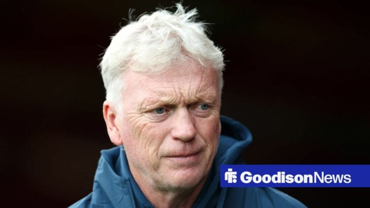 David Moyes looking upset at Everton