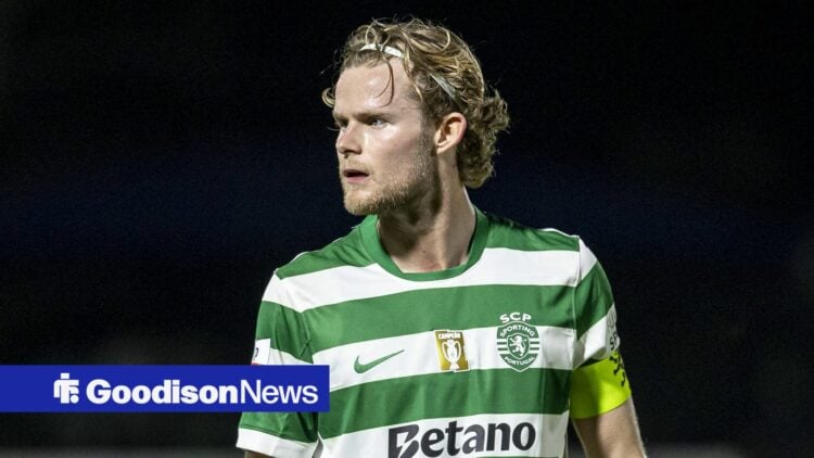 Morten Hjulmand in action for Sporting