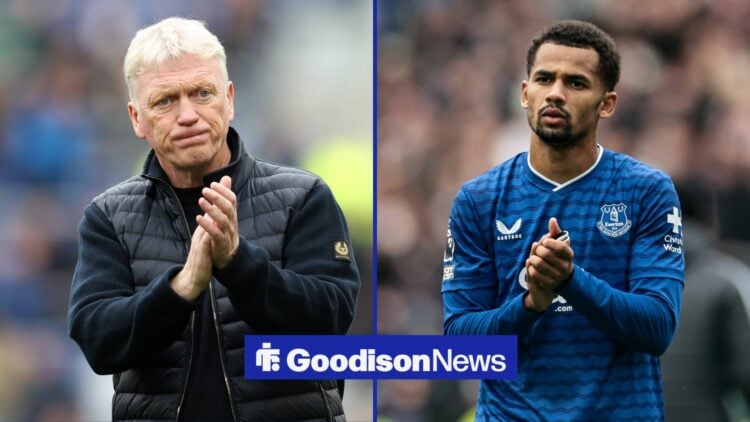 David Moyes applauds as Iliman Ndiaye applauds too